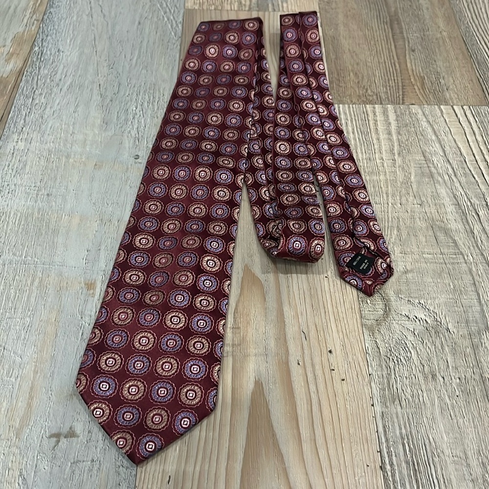 JoS A Bank Signature Collection Men Dress Silk Tie Dark Red Blue Tan L57"  W3.5"